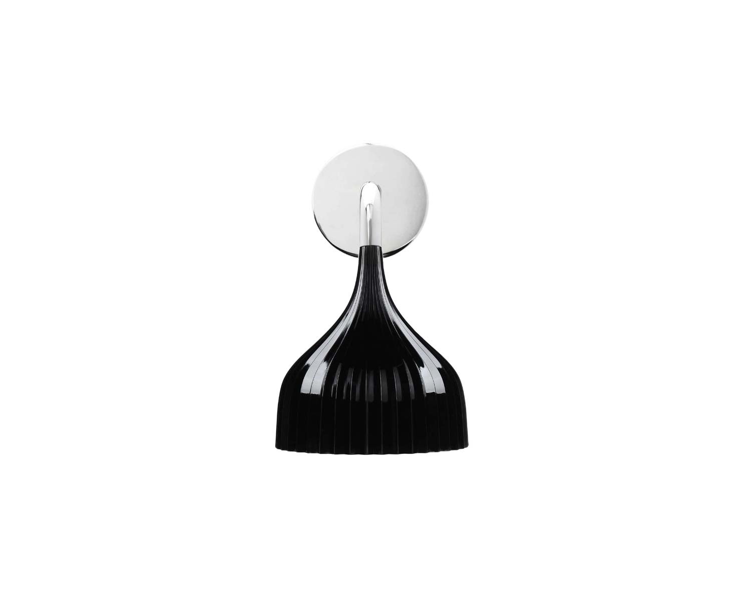 E-vägglampa-Q8-Black-2-Kartell