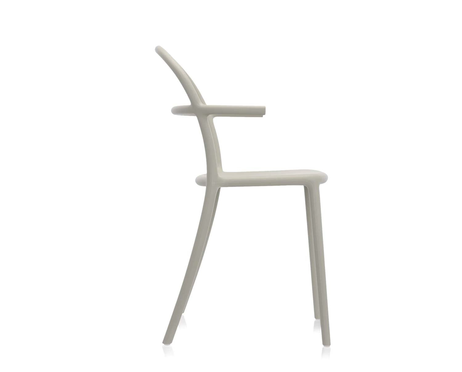 GENERIC C stol | Gray från Kartell sett från sidan.