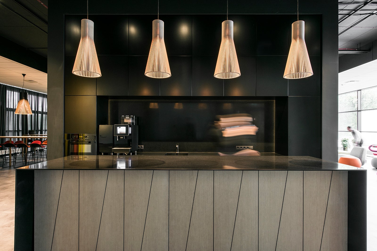 Secto-4200-taklampa-bjork-hotell-offentligmiljo