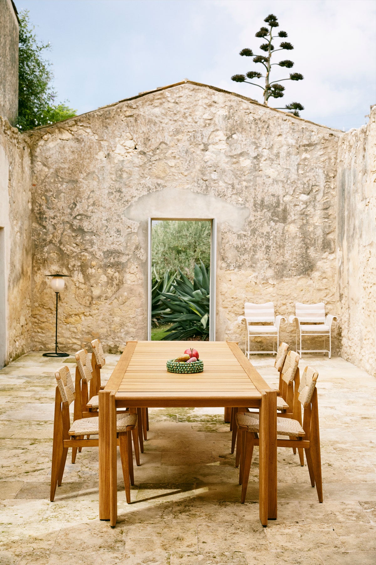 Atmosfera-Dining-Table-Miljo