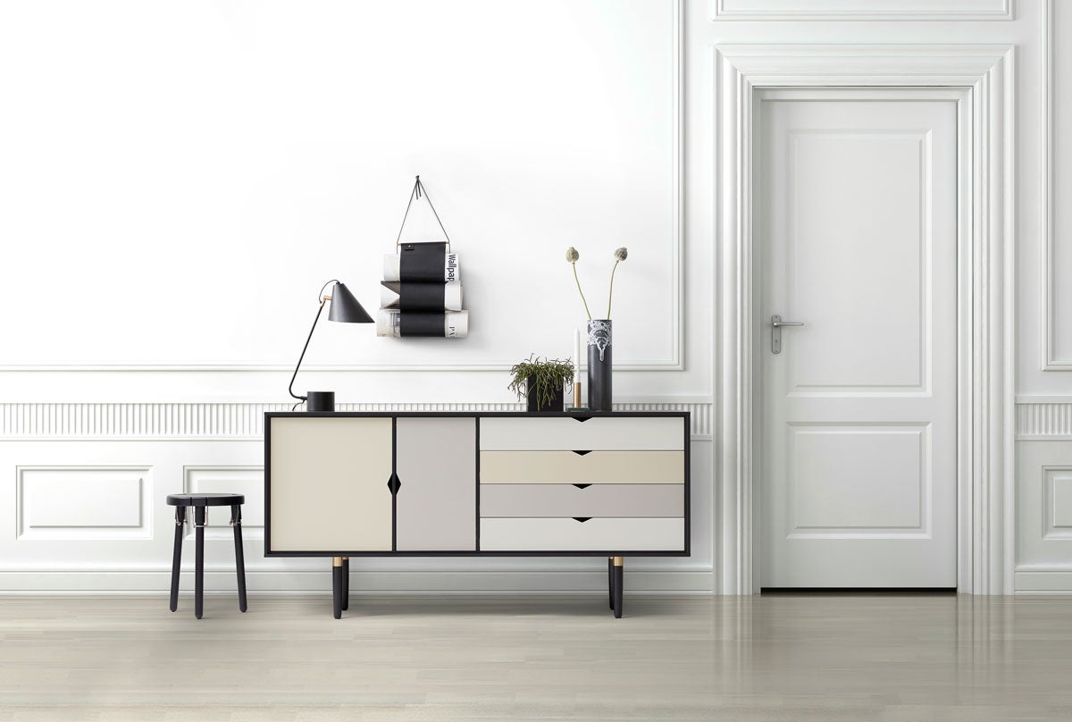 S6 sideboard i svart ek/ multi sand från Andersen Furniture