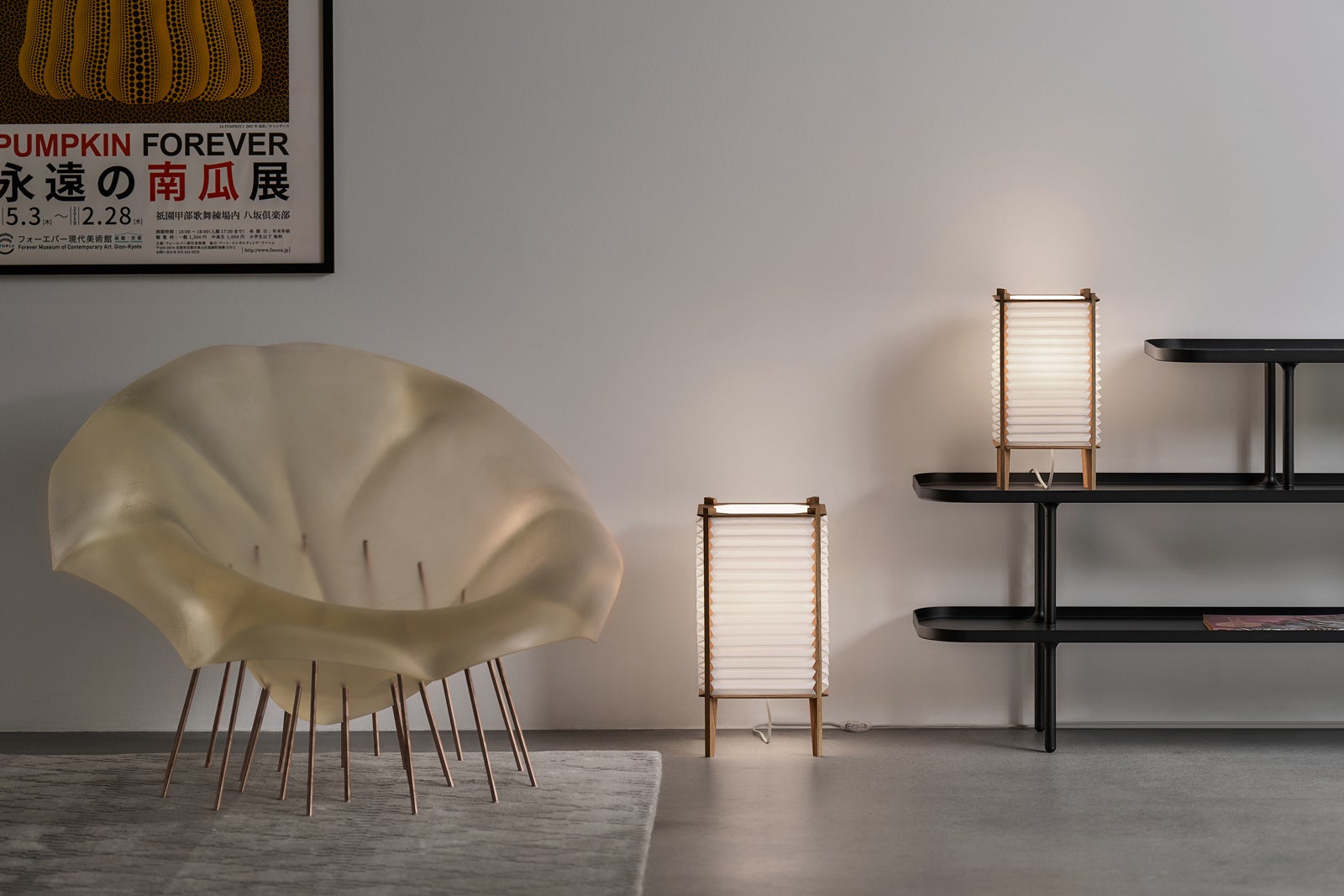 Bee-Hive_Table_Lamp_Medium_Small_Lifestyle
