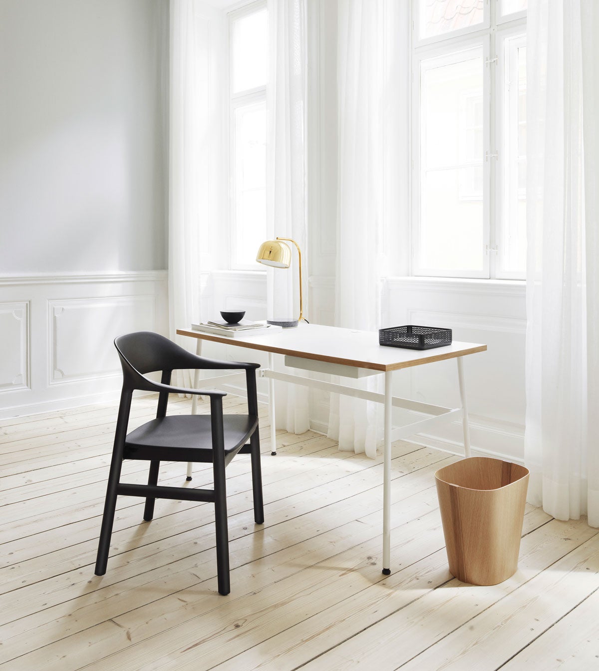 Journal-Skrivbord-Vit-Herit-Stol-Miljo