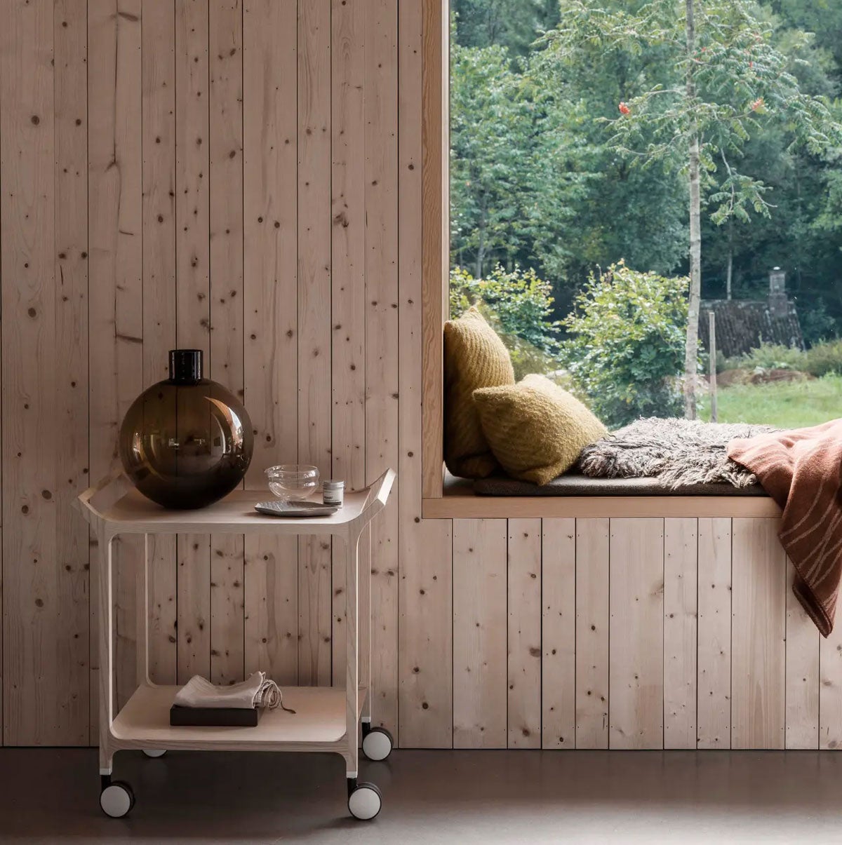 Swedese-Tea-Time-Trolley-Varnished-Ash-Lifestyle.jpg