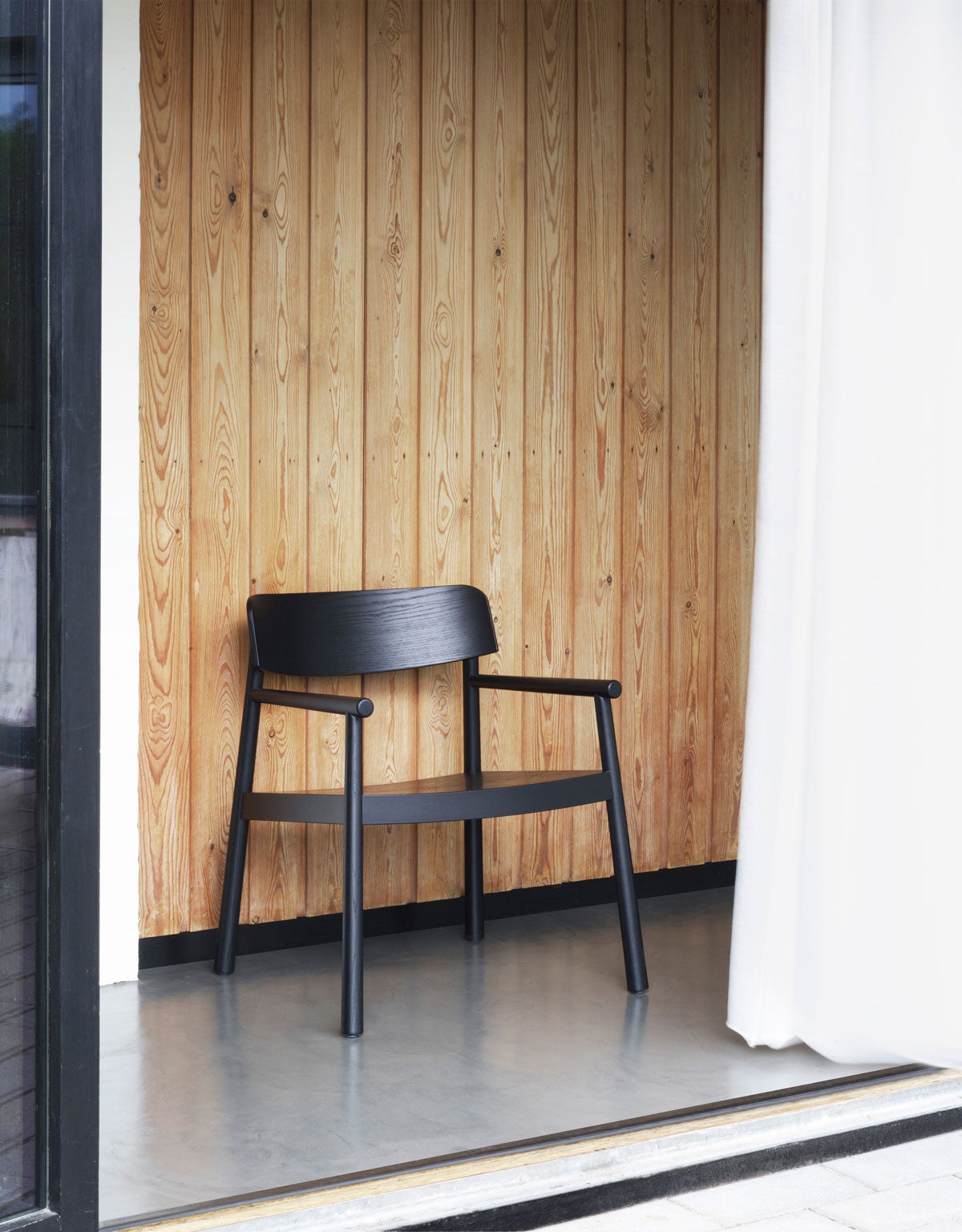 Timb-Lounge-Chair-Black-Miljo